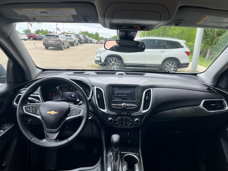 Chevrolet Equinox Vehicle Image 09