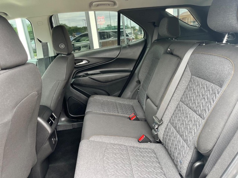 Chevrolet Equinox Vehicle Image 14