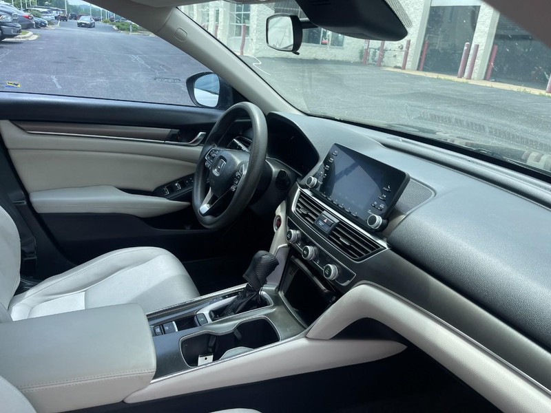 Honda Accord Sedan Vehicle Image 02