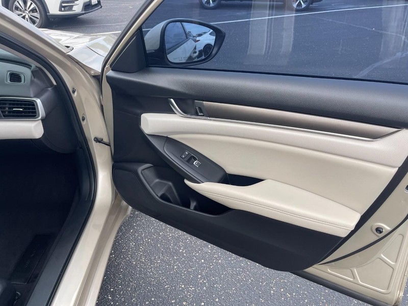 Honda Accord Sedan Vehicle Image 07