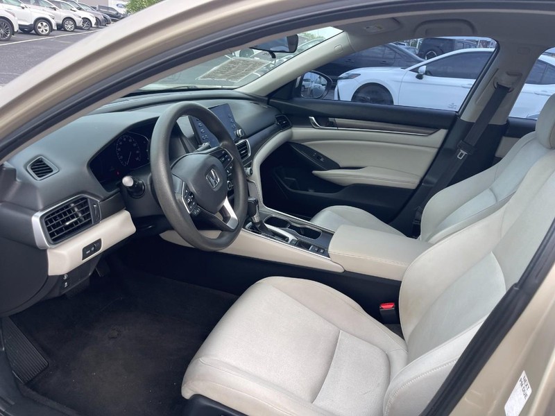 Honda Accord Sedan Vehicle Image 11