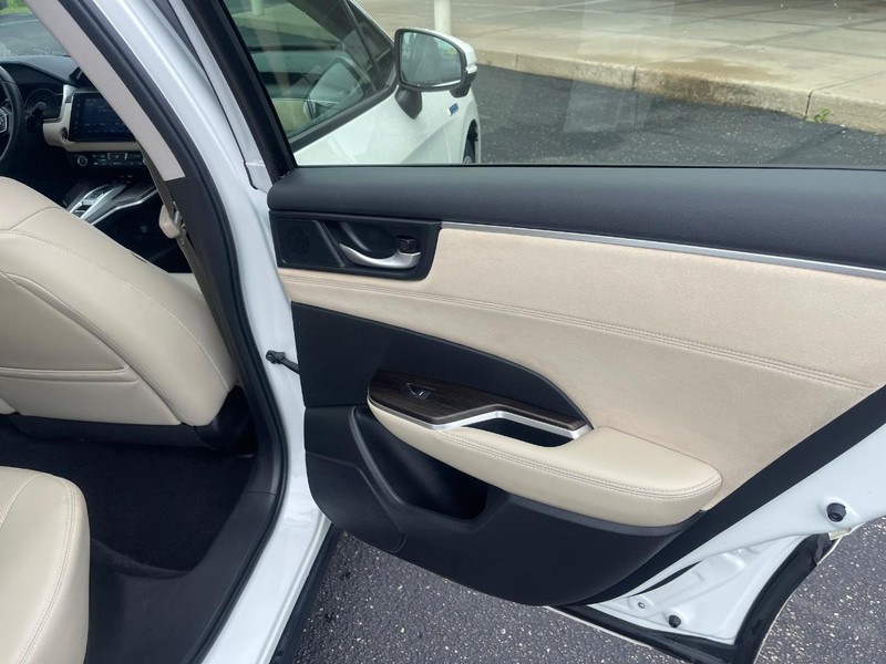 Honda Clarity Plug-In Hybrid Vehicle Image 15