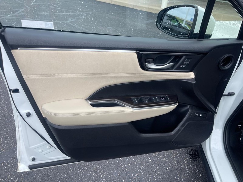 Honda Clarity Plug-In Hybrid Vehicle Image 17