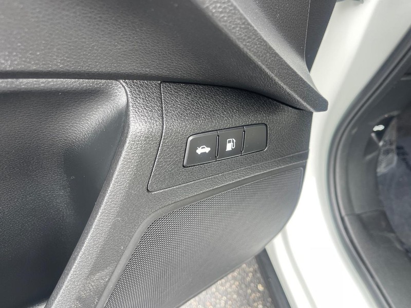 Honda Clarity Plug-In Hybrid Vehicle Image 22