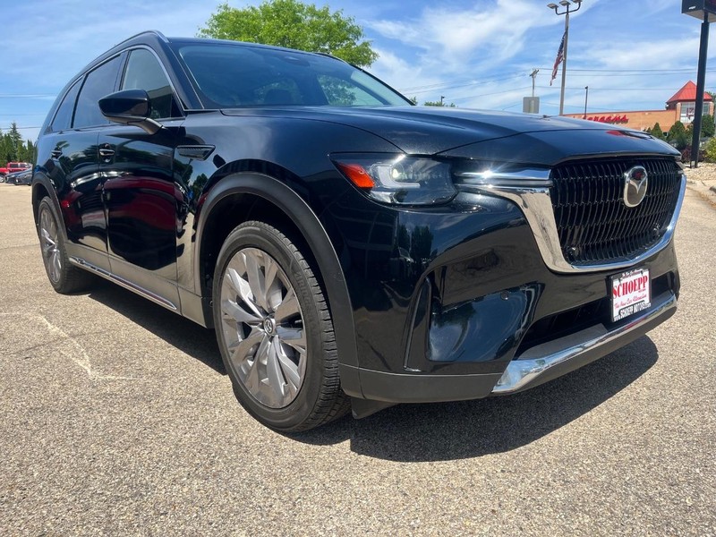 Mazda CX-90 Vehicle Image 03