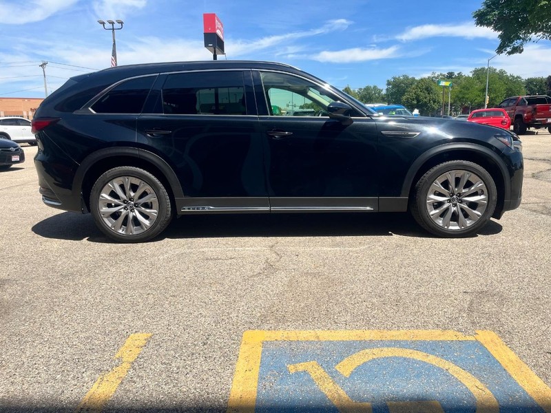Mazda CX-90 Vehicle Image 04