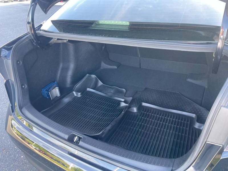 Toyota Corolla Vehicle Image 10