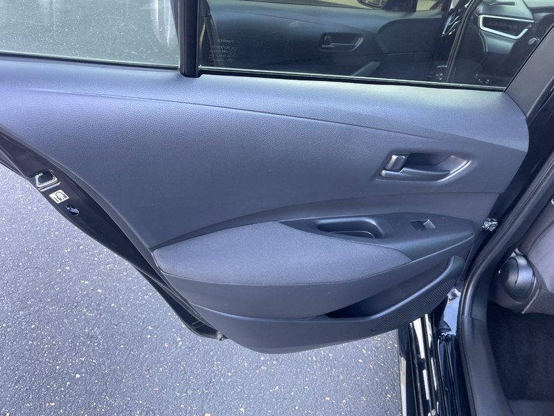 Toyota Corolla Vehicle Image 12