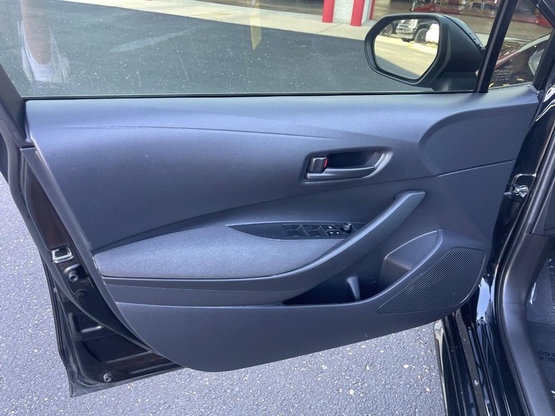 Toyota Corolla Vehicle Image 14