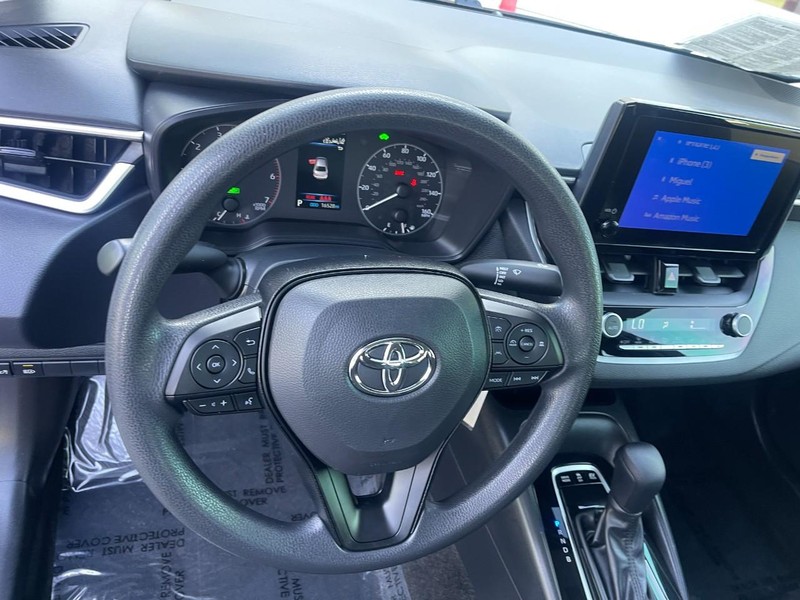 Toyota Corolla Vehicle Image 16