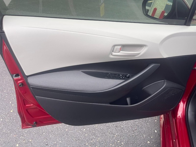 Toyota Corolla Vehicle Image 14