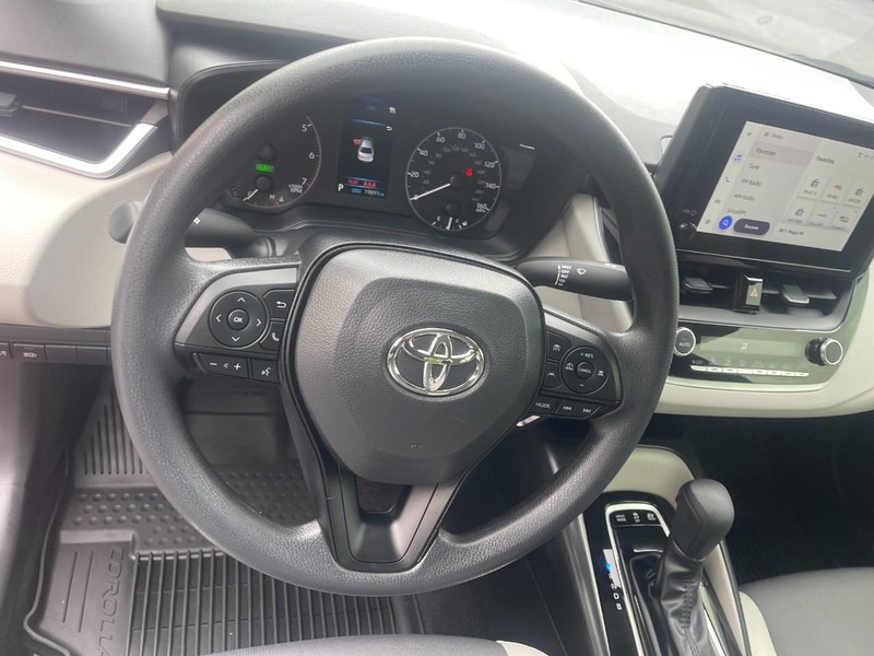 Toyota Corolla Vehicle Image 16