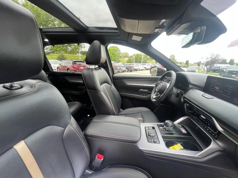 Mazda CX-70 Vehicle Image 11