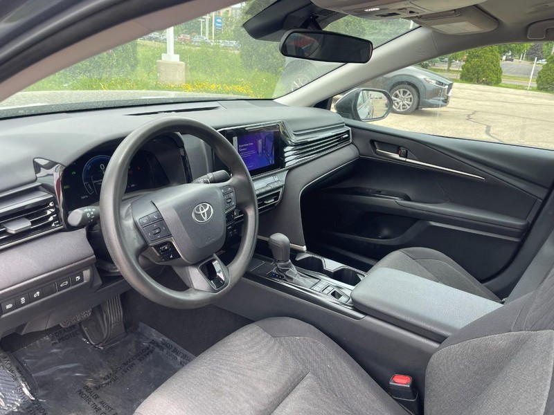 Toyota Camry Vehicle Image 02