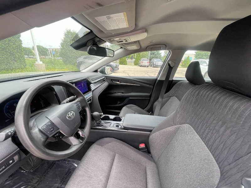 Toyota Camry Vehicle Image 03