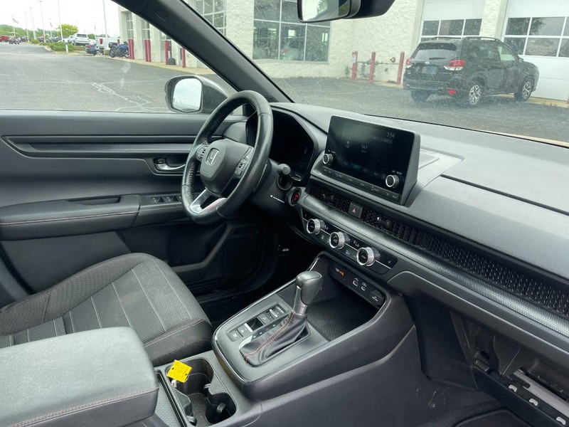 Honda CR-V Hybrid Vehicle Image 02