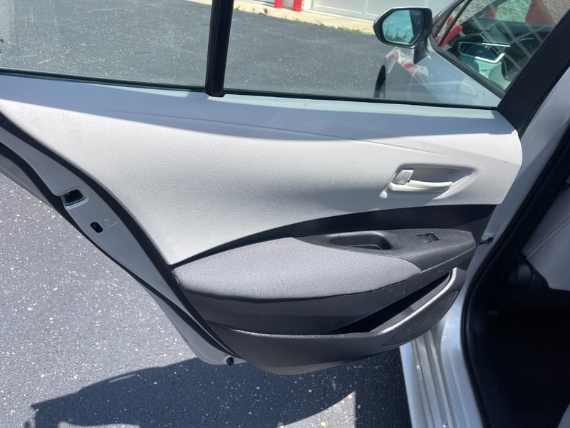 Toyota Corolla Vehicle Image 13