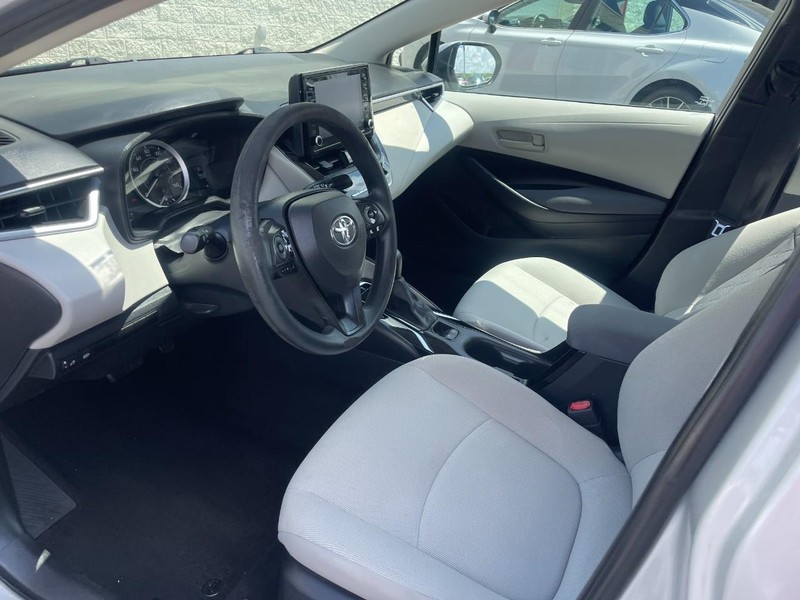 Toyota Corolla Vehicle Image 14
