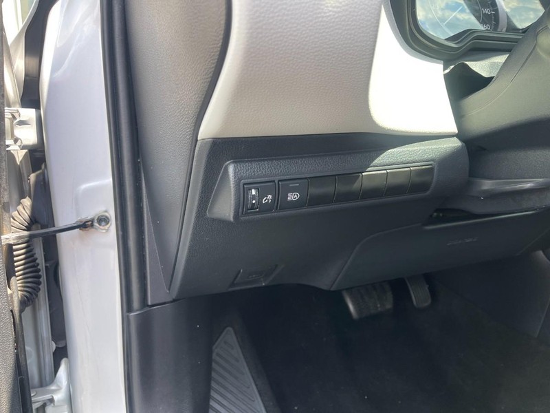 Toyota Corolla Vehicle Image 16