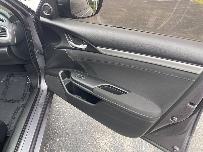 Honda Civic Sedan Vehicle Image 12