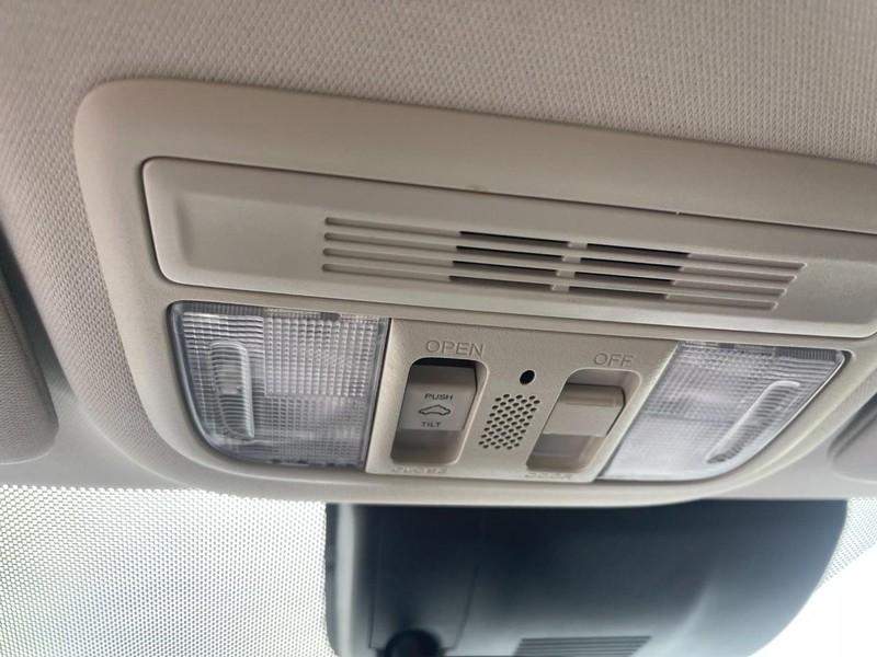 Honda Civic Sedan Vehicle Image 31