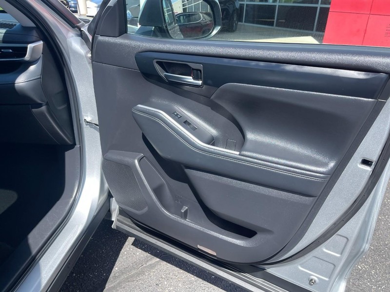 Toyota Highlander Vehicle Image 09