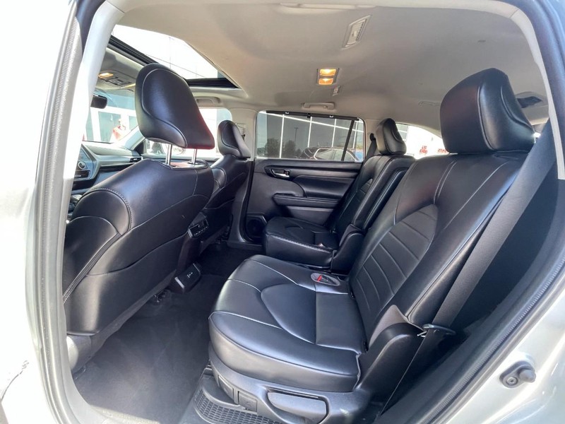 Toyota Highlander Vehicle Image 18