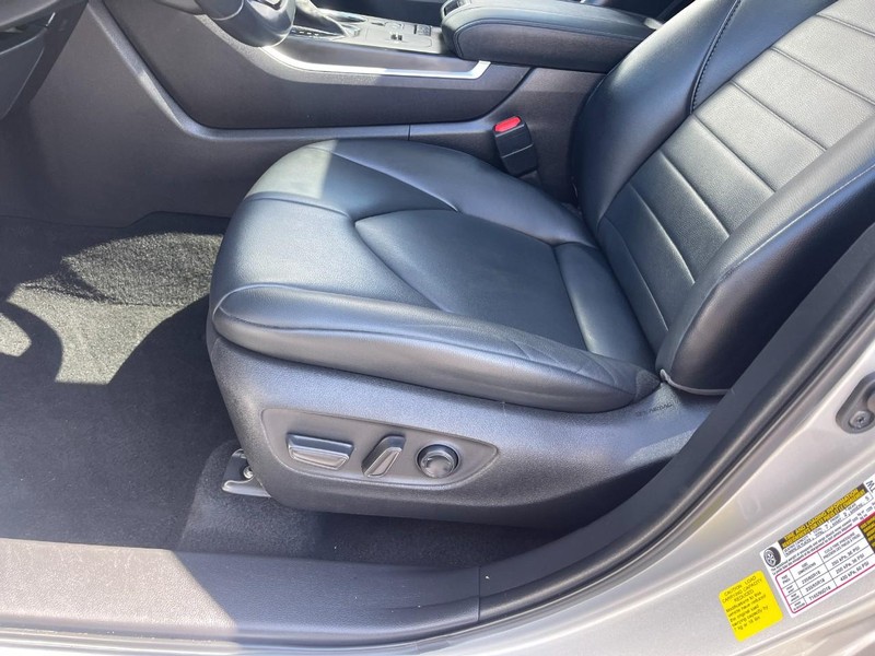 Toyota Highlander Vehicle Image 21