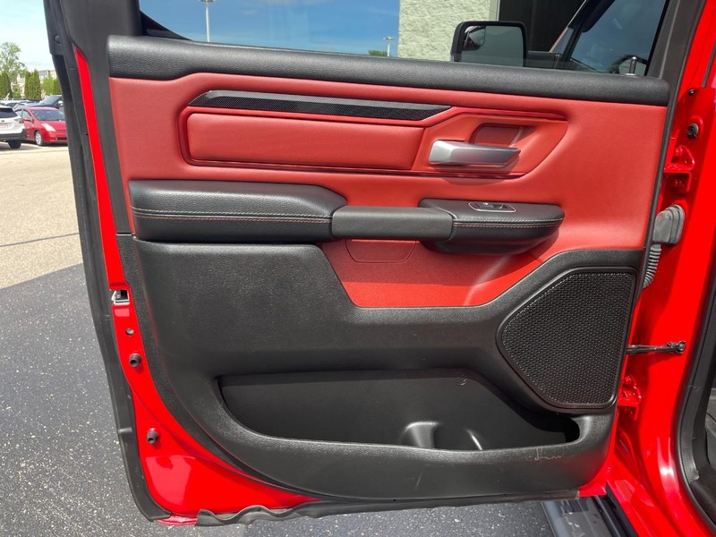 Ram 1500 Vehicle Image 18