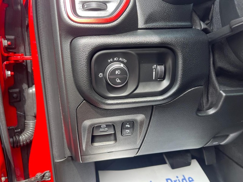 Ram 1500 Vehicle Image 23