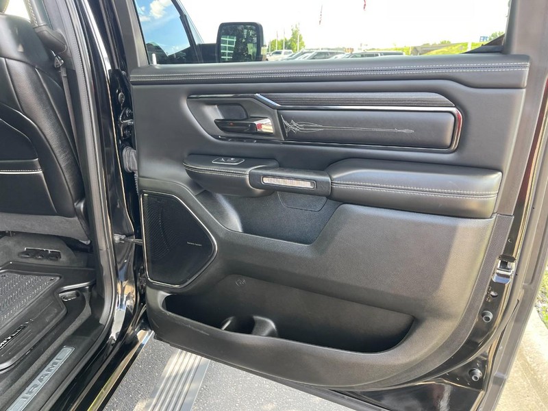 Ram 1500 Vehicle Image 17