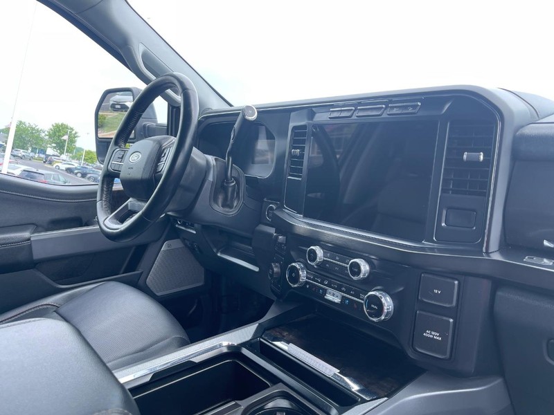Ford Super Duty F-350 SRW Vehicle Image 02