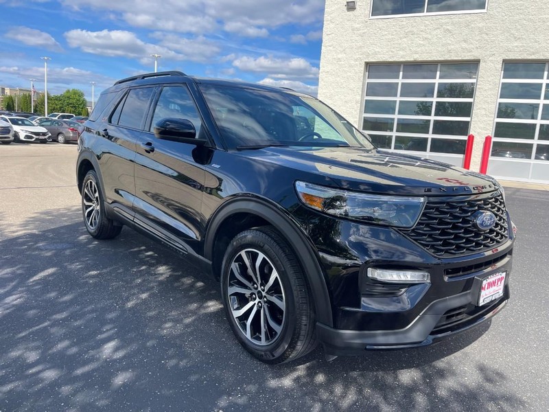 Ford Explorer Vehicle Image 02