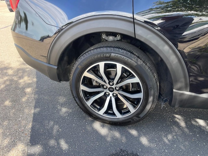 Ford Explorer Vehicle Image 08