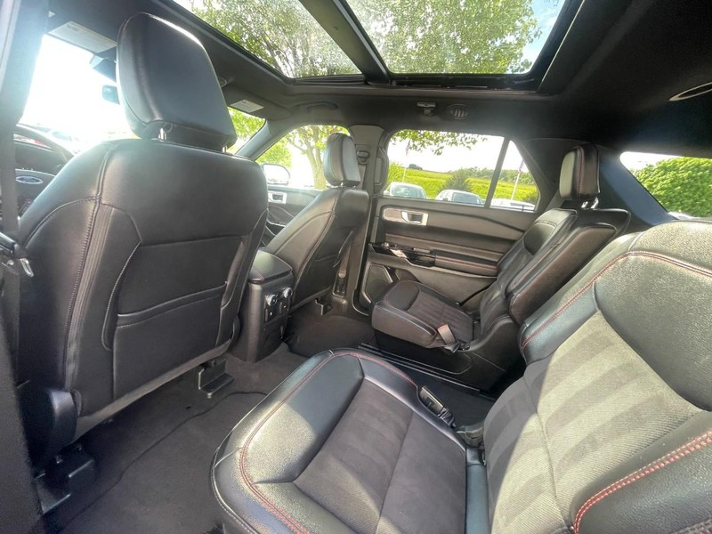 Ford Explorer Vehicle Image 19