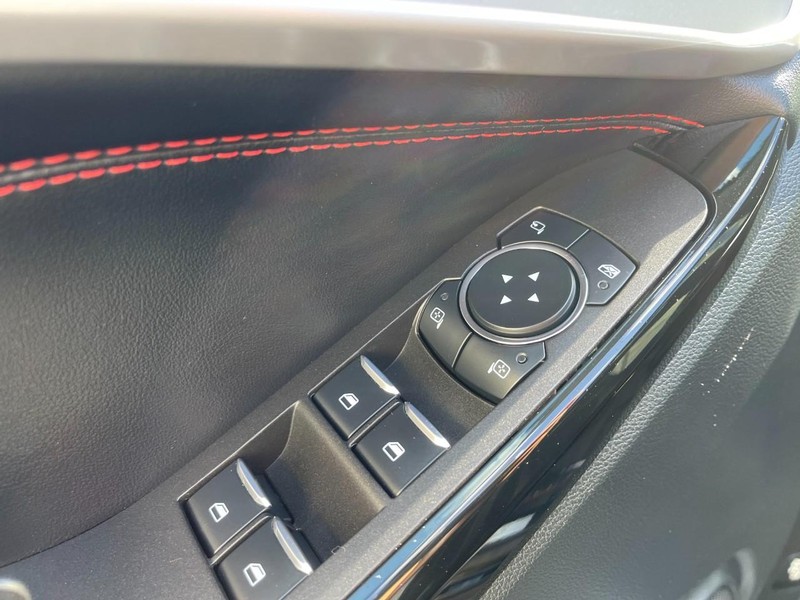 Ford Explorer Vehicle Image 23