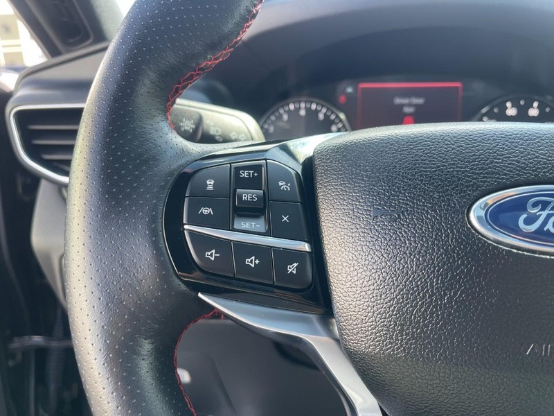 Ford Explorer Vehicle Image 27