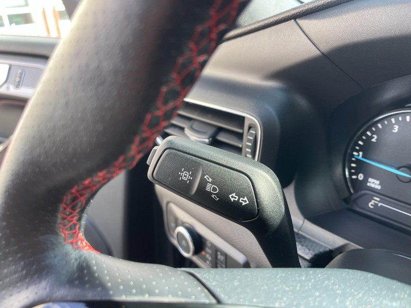 Ford Explorer Vehicle Image 29