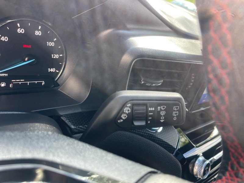 Ford Explorer Vehicle Image 30
