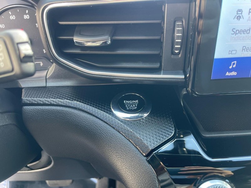 Ford Explorer Vehicle Image 32