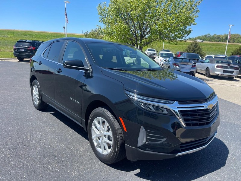 Chevrolet Equinox Vehicle Image 02