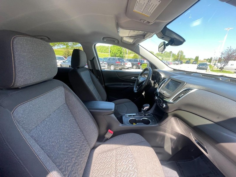 Chevrolet Equinox Vehicle Image 10