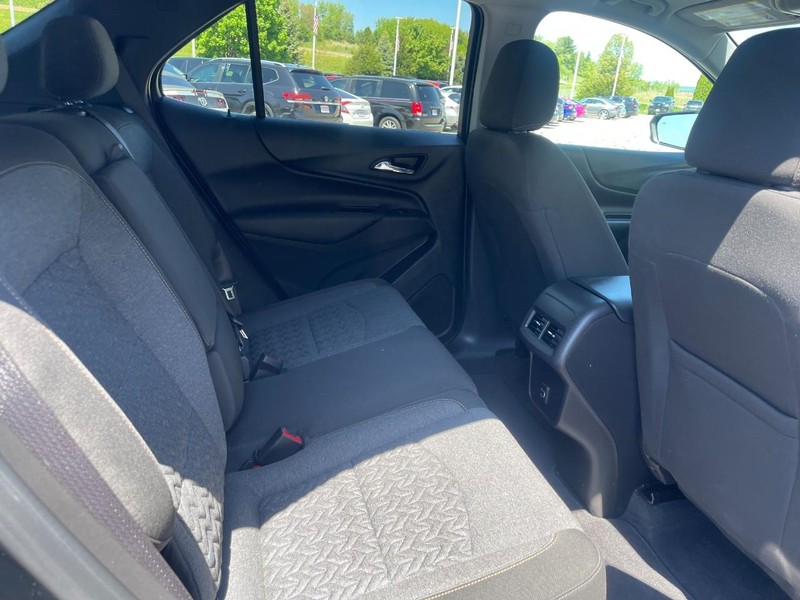 Chevrolet Equinox Vehicle Image 12