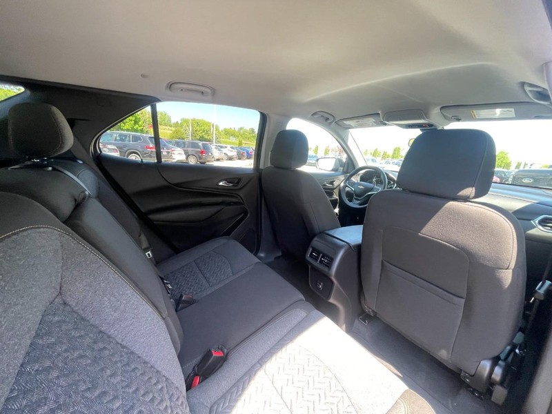 Chevrolet Equinox Vehicle Image 13
