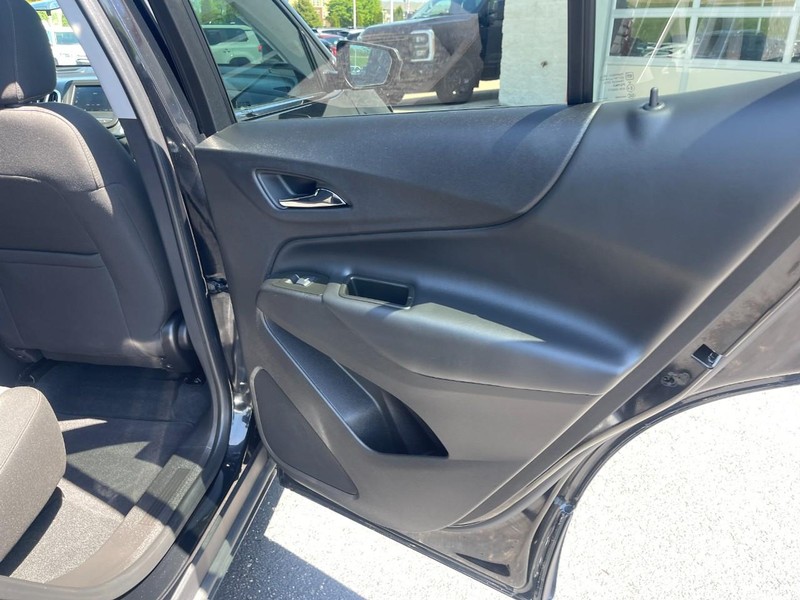 Chevrolet Equinox Vehicle Image 14