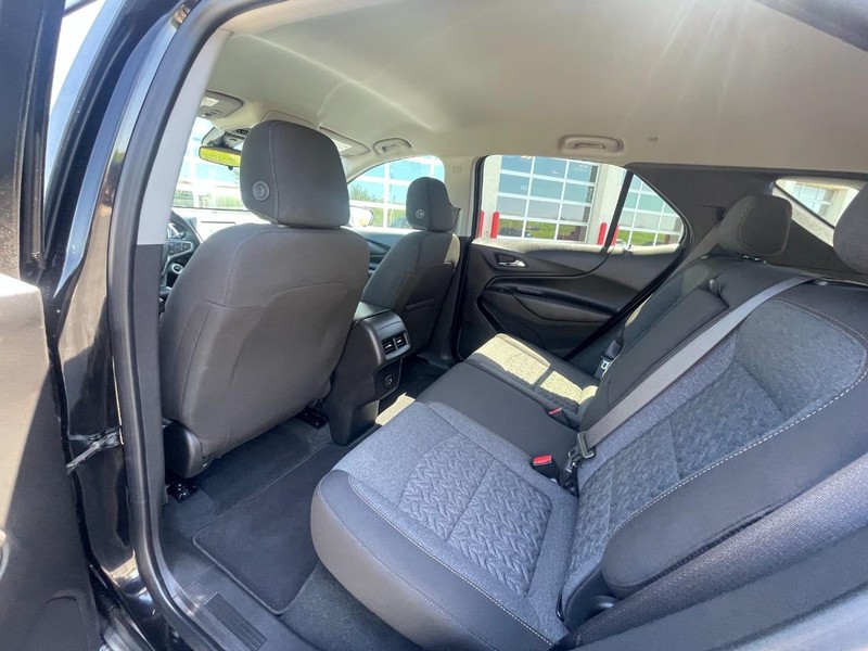 Chevrolet Equinox Vehicle Image 17