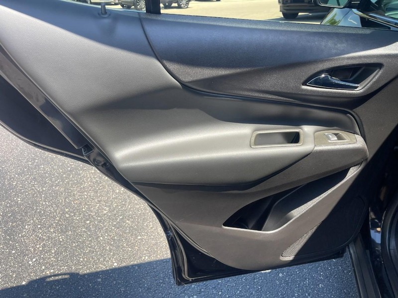 Chevrolet Equinox Vehicle Image 18