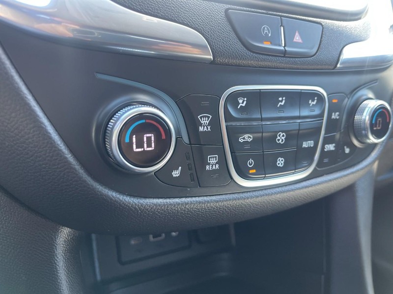Chevrolet Equinox Vehicle Image 32