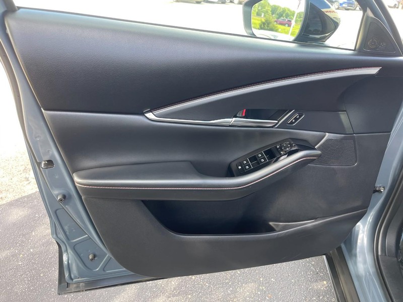Mazda CX-30 Vehicle Image 16