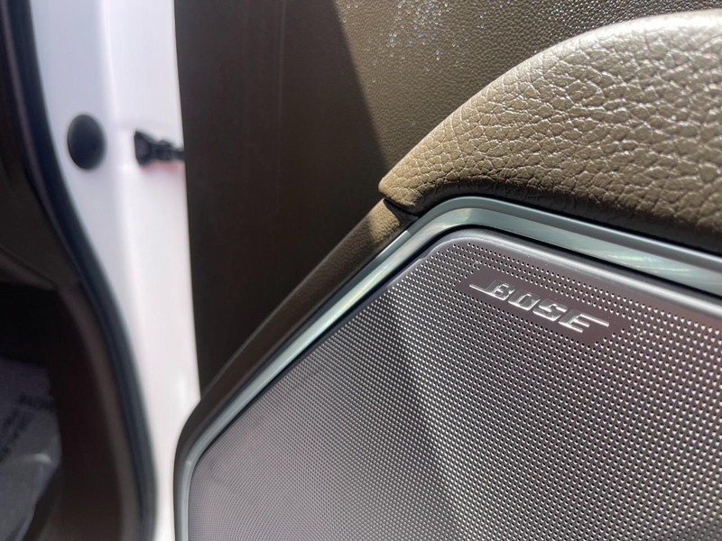 GMC Sierra 1500 Vehicle Image 16